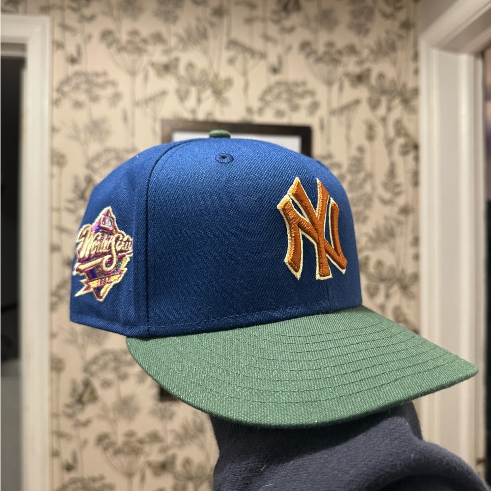 Yankee fitted by myfitteds in a home alone 2 inspired colorway size 7 3/8 used